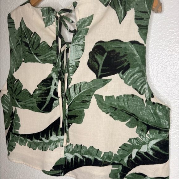 Kourt Green Leaf Print Women's Crop Top - Picture 8 of 12